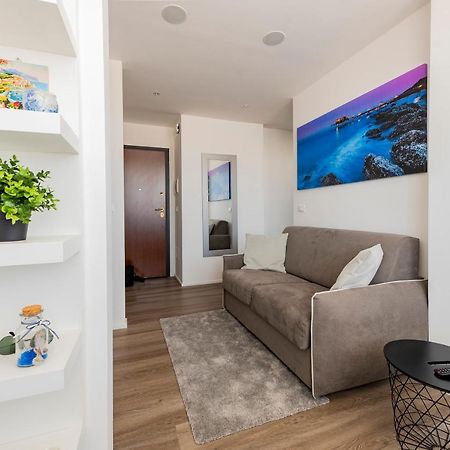 Piazza Salotto & Stazione Comfy Apartment Pescara Esterno foto