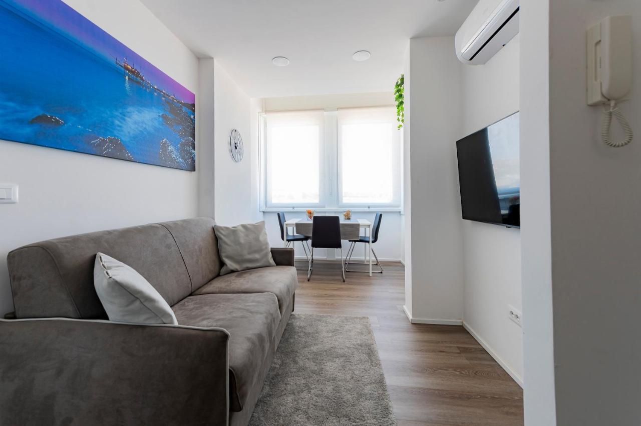 Piazza Salotto & Stazione Comfy Apartment Pescara Esterno foto